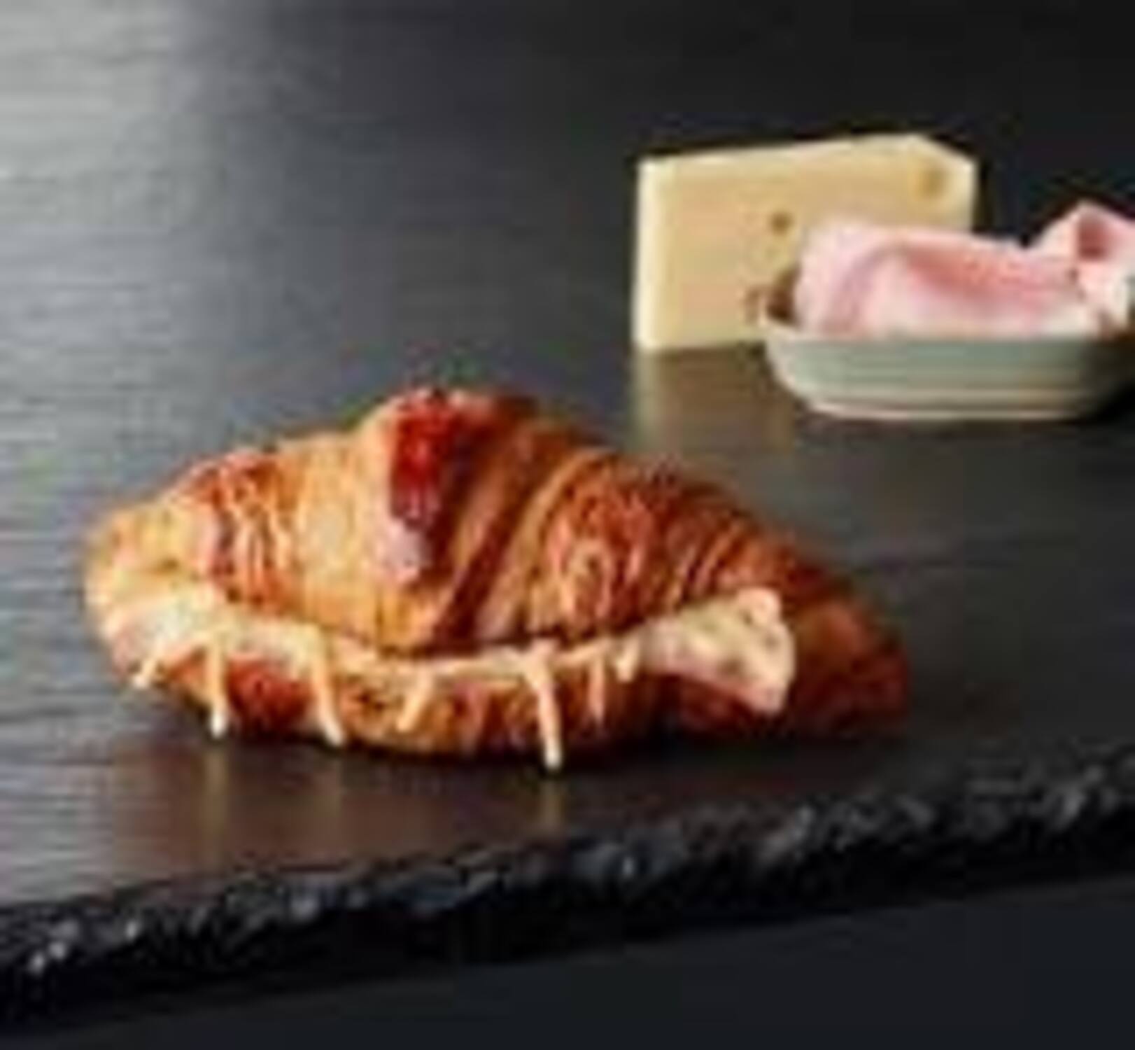 Croissant beurre/jambon/fromage 120g environ