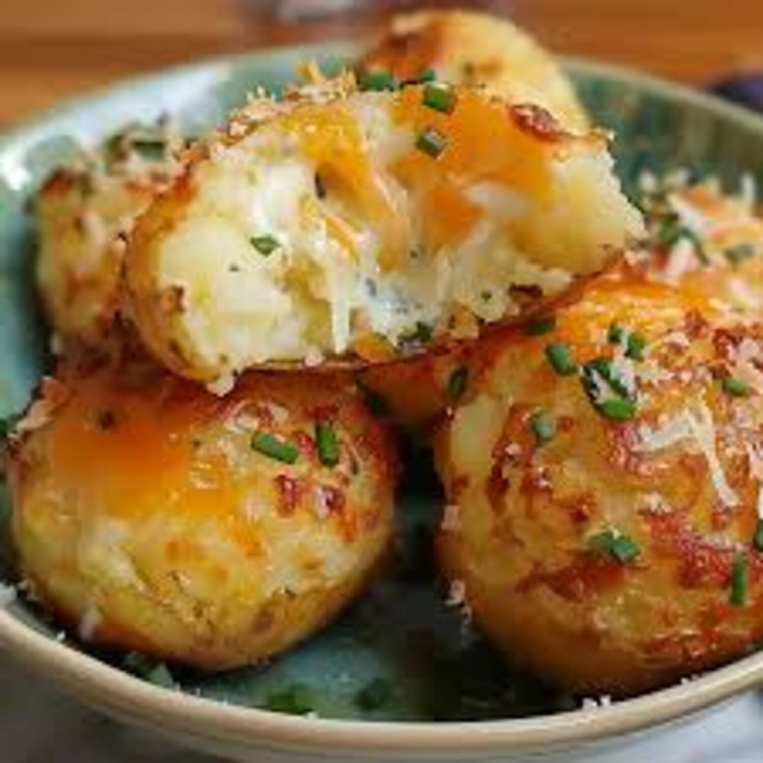 Boules de Noel de pomme de terre au fromage saveur truffe