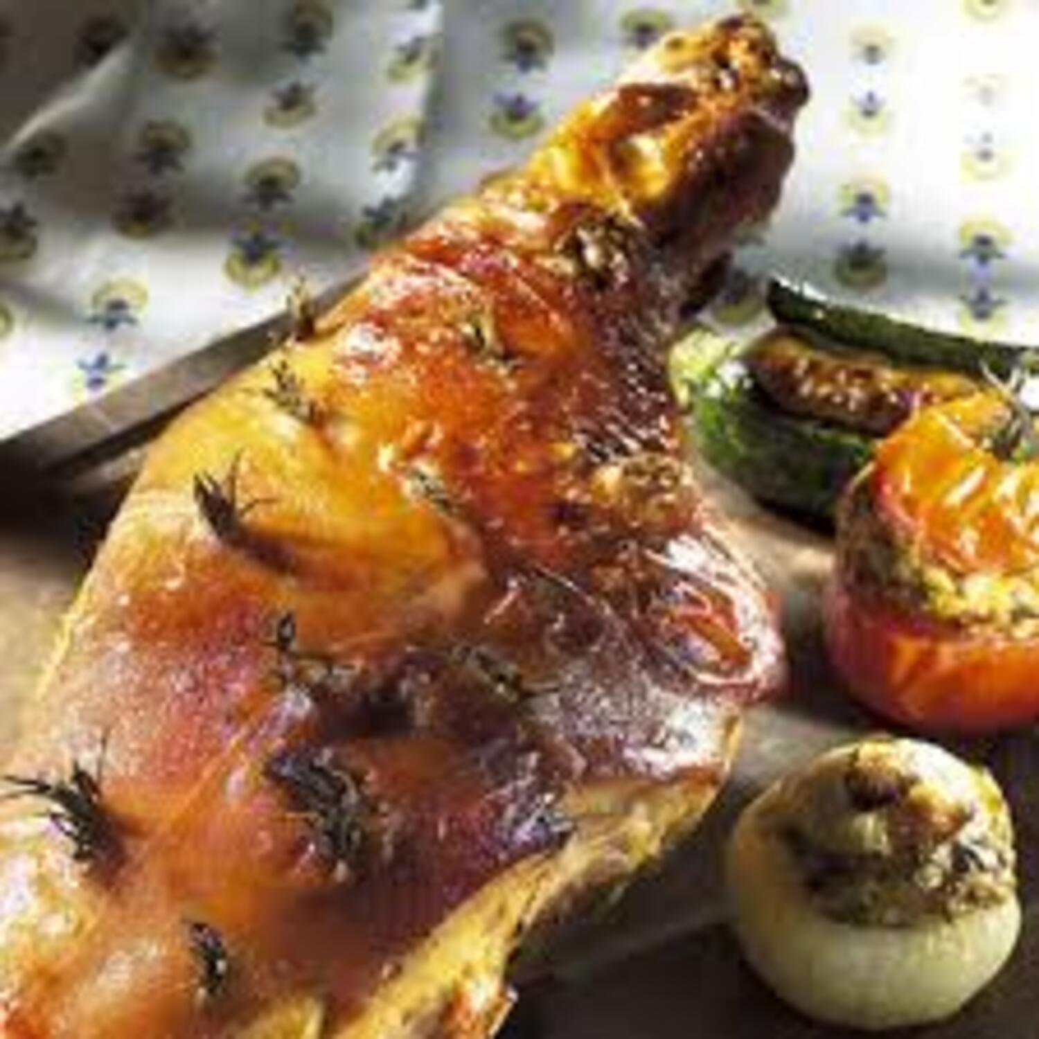 Jambon de porcelet demi-sel à cuire . 2.8 kg